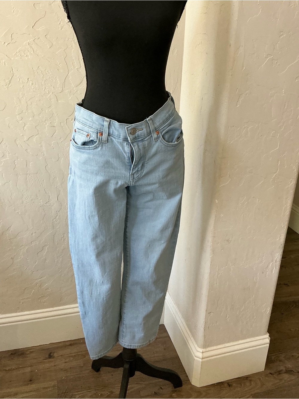 Levi’s Light Blue High-Waist Straight Jeans